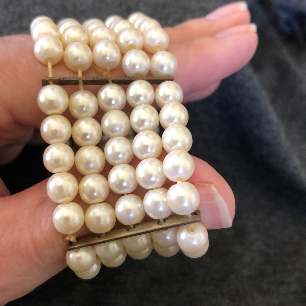 Vintage faux pearl cuff bracelet - Picture 4 of 4